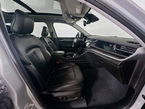 Used 2022 Jeep Grand Cherokee Limited 4xe image 32