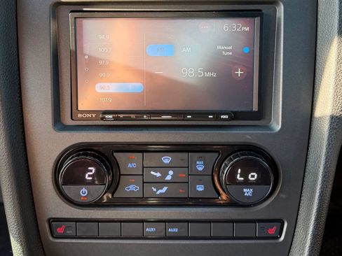 Used 2011 Ford Mustang GT Premium w/ Comfort Pkg RWD image 12