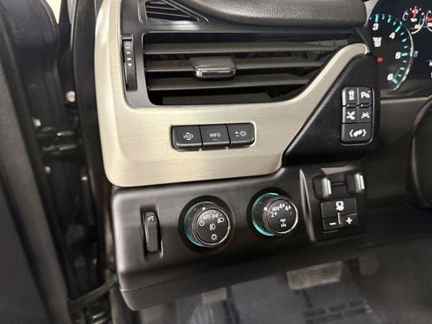 Used 2020 GMC Yukon XL Denali w/ Denali Ultimate Package AWD/4WD image 14