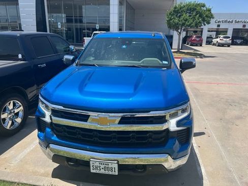Used 2022 Chevrolet Silverado 1500 LT AWD/4WD image 3
