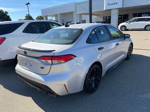 Used 2022 Toyota Corolla SE FWD image 6