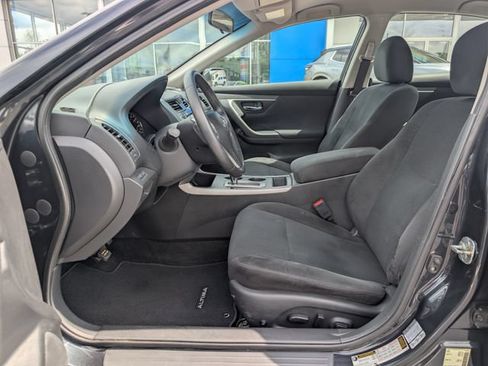 Used 2015 Nissan Altima 2.5 SV FWD image 10
