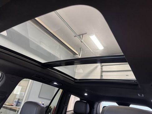 Used 2024 Cadillac XT6 Sport image 2