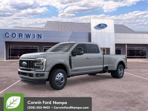 New 2026 Ford F450 Platinum w/ FX4 Off-Road Package AWD/4WD image 2