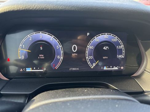 Used 2024 Jeep Grand Cherokee L Altitude image 11