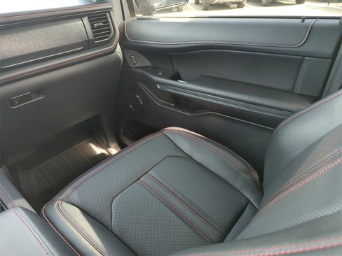 Used 2024 Ford Expedition Limited image 29