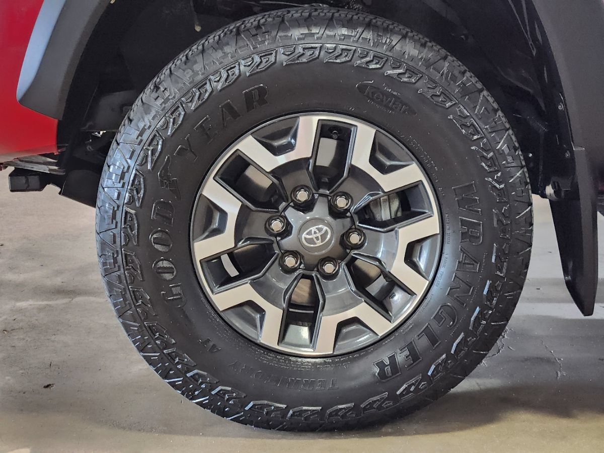 Used 2022 Toyota Tacoma TRD Off-Road AWD/4WD image 28