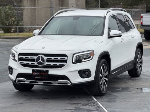 Used 2021 Mercedes-Benz GLB 250 w/ Premium Package image 5