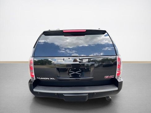 Used 2014 GMC Yukon XL Denali image 5