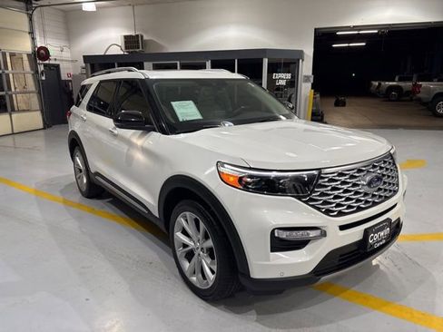 Used 2022 Ford Explorer Platinum w/ Equipment Group 601A image 3