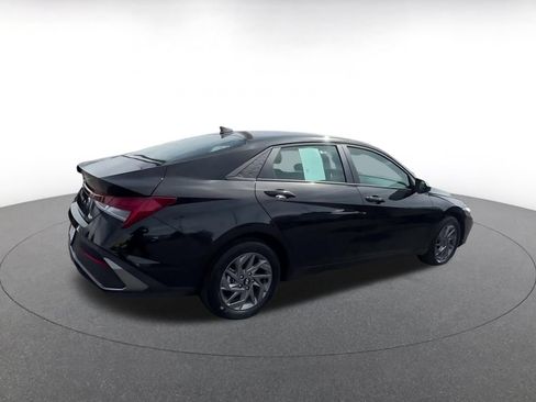 Used 2026 Hyundai Elantra Hybrid FWD image 14