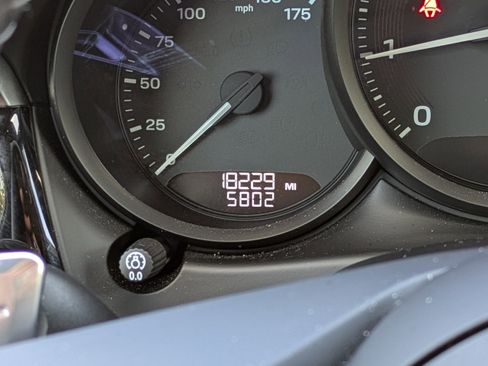 Used 2024 Porsche Macan image 26