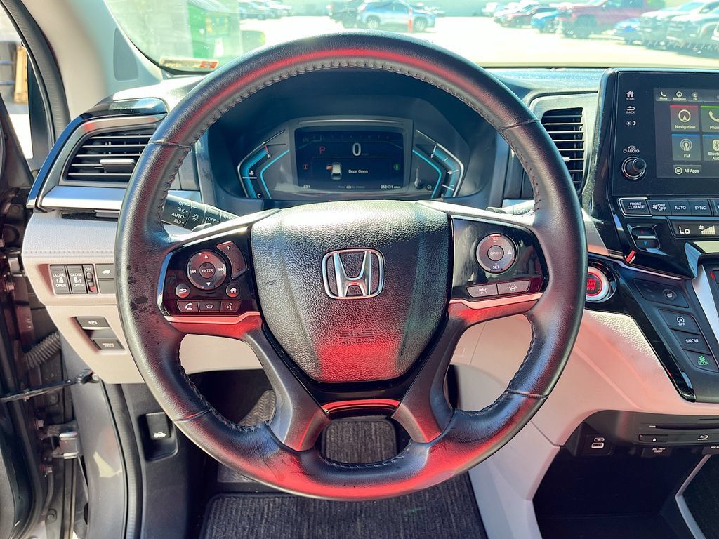 Used 2024 Honda Odyssey Touring image 11