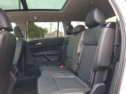 Used 2021 Volkswagen Atlas SE w/ Panoramic Sunroof Package image 10