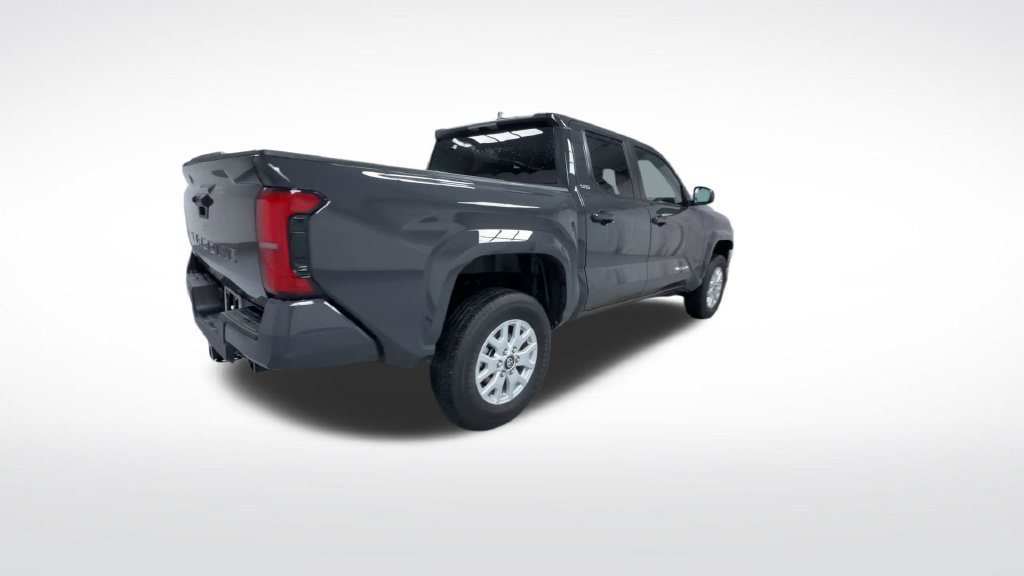 Certified 2024 Toyota Tacoma SR5 AWD/4WD image 9
