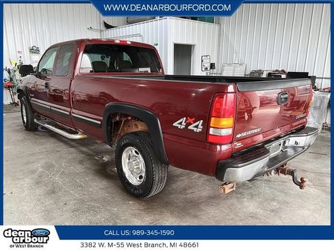 Used 1999 Chevrolet Silverado 2500 LS w/ Firm Ride Suspension Pkg AWD/4WD image 4