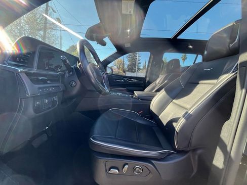 Used 2023 Cadillac Escalade Sport image 7