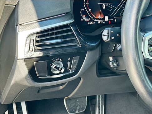 Used 2023 BMW 540i w/ M Sport Package image 10