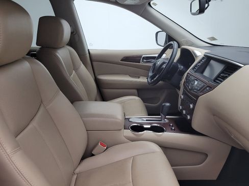 Used 2018 Nissan Pathfinder Platinum image 21