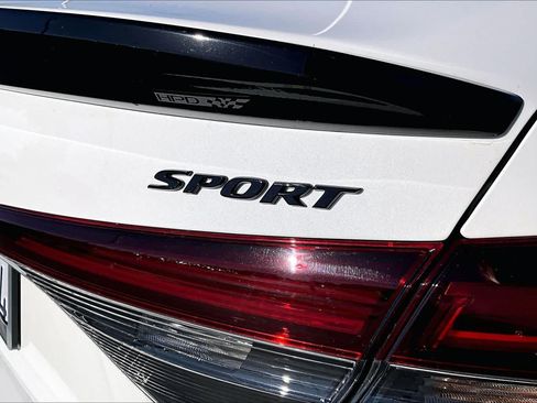 Used 2025 Honda Civic Sport image 9