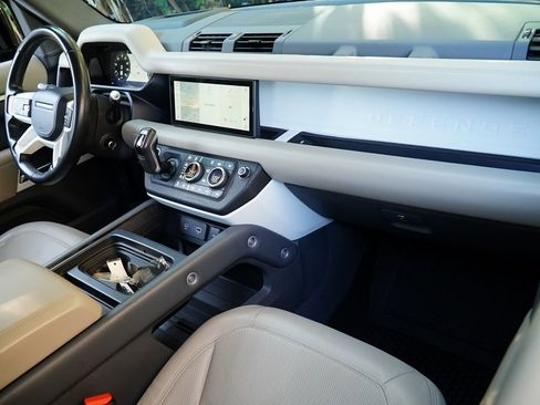 Used 2020 Land Rover Defender 110 HSE image 10