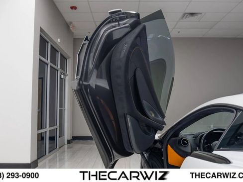 Used 2016 McLaren 570S Coupe RWD image 47
