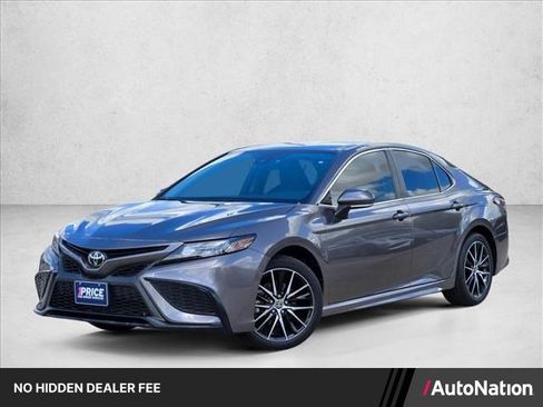 Used 2024 Toyota Camry SE FWD image 1