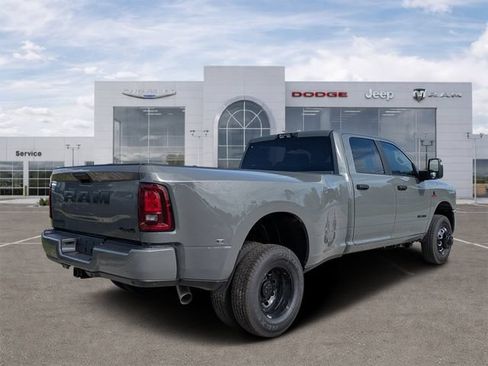 New 2026 RAM 3500 Big Horn AWD/4WD image 3