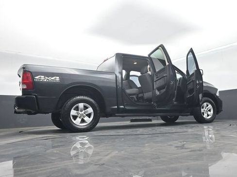 Used 2018 RAM 1500 Express AWD/4WD image 74