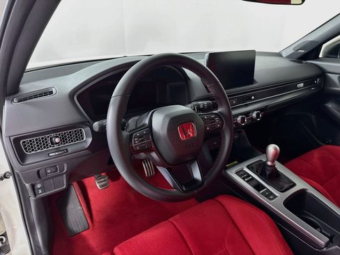 Used 2024 Honda Civic Type R image 9