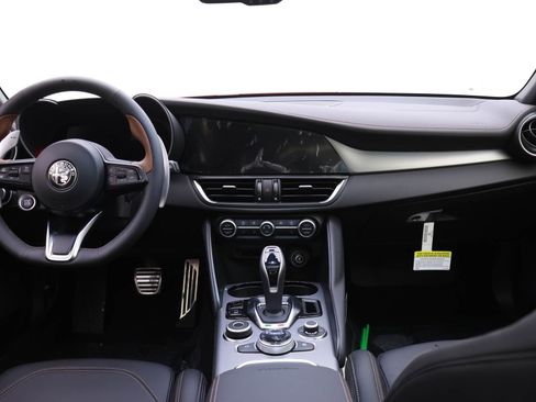 New 2025 Alfa Romeo Giulia AWD image 8