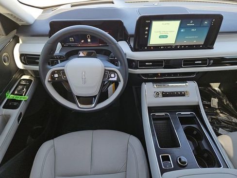 New 2026 Lincoln Aviator Reserve image 4