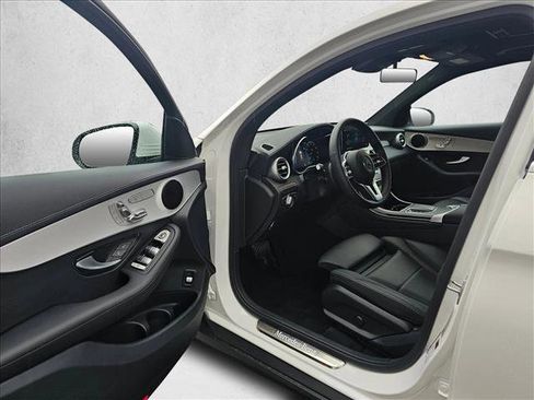 Used 2023 Mercedes-Benz GLC 300 4MATIC Coupe image 17