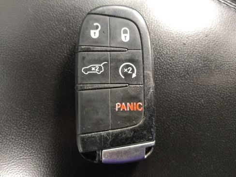 Used 2022 Jeep Grand Cherokee Laredo X image 32