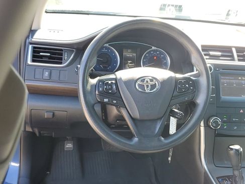 Used 2016 Toyota Camry LE FWD image 12