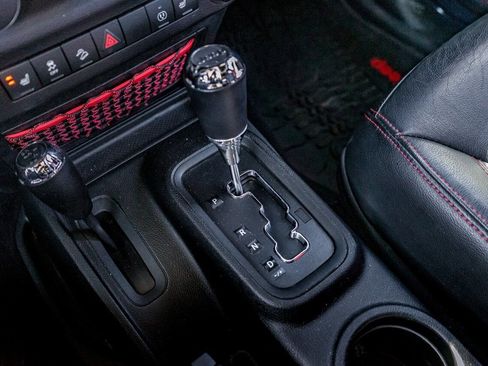 Used 2017 Jeep Wrangler Unlimited Rubicon image 28