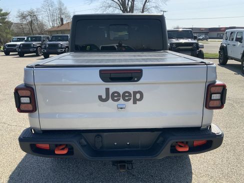 Used 2023 Jeep Gladiator Mojave w/ LED Lighting Group AWD/4WD image 9