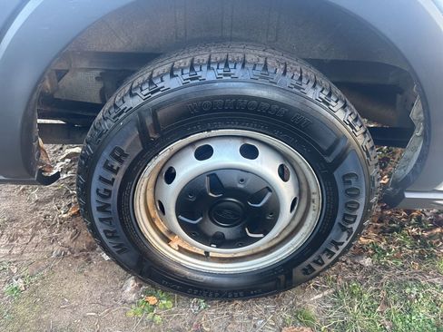 Used 2017 Ford Transit 150 XL image 13