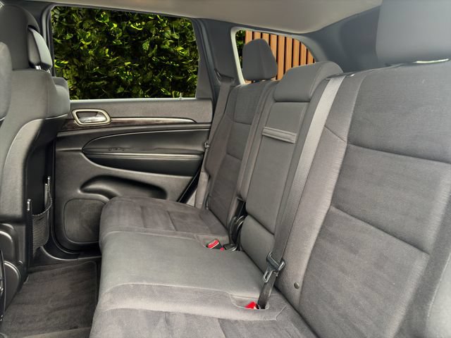 Used 2012 Jeep Grand Cherokee Laredo w/ Laredo E Group AWD/4WD image 10