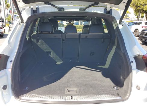 Used 2016 Porsche Cayenne image 11
