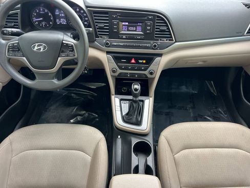 Used 2018 Hyundai Elantra SE image 4