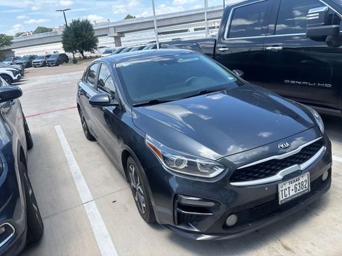 Certified 2021 Kia Forte LXS FWD image 3
