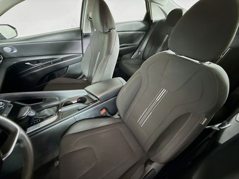 Used 2023 Hyundai Elantra SEL image 25