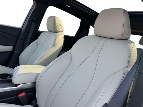 Certified 2025 Acura RDX SH-AWD image 12