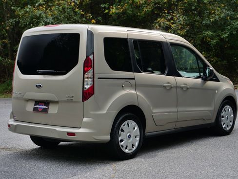 Used 2016 Ford Transit Connect XLT image 22