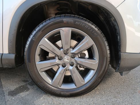 Used 2025 Honda Pilot Sport image 42