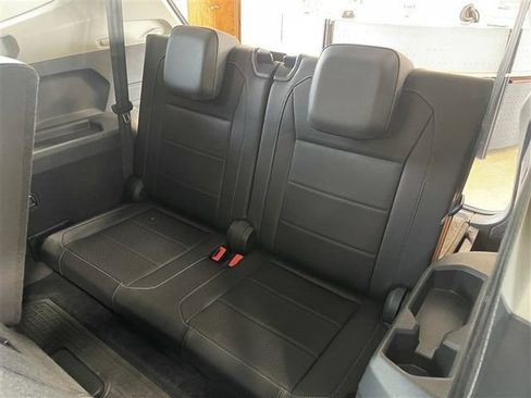 Used 2020 Volkswagen Tiguan SE AWD/4WD image 26