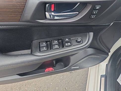 Used 2016 Subaru Legacy 2.5i Limited image 9