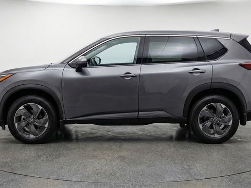 Used 2025 Nissan Rogue SV image 5