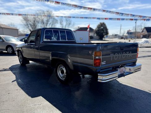 Used 1987 Toyota Pickup Deluxe image 6